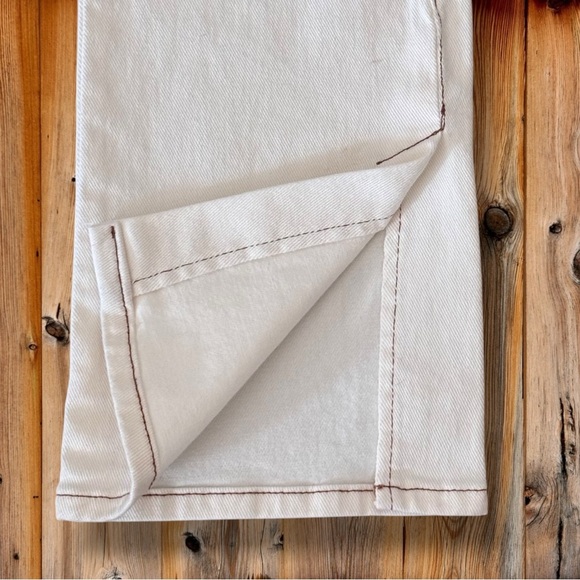 Time and Tru Size 2 Mid Rise Bootcut Winter White Denim Jeans w/Side Vents - Picture 8 of 10